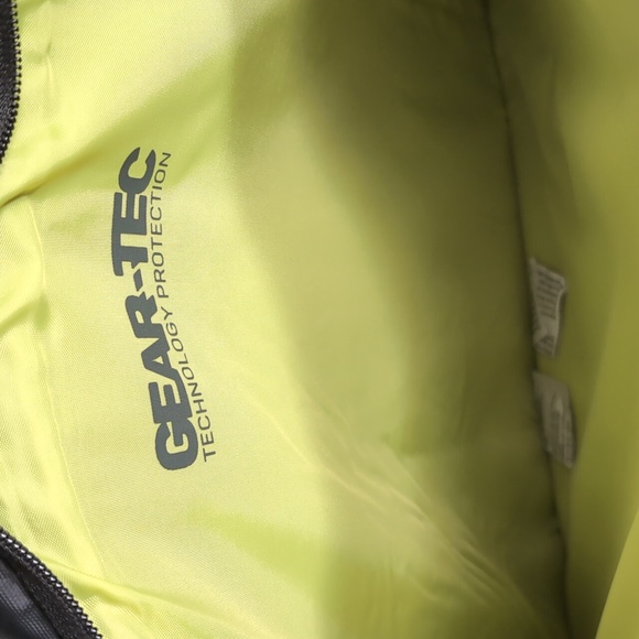 Granite Gear Waterproof Cross-Body Messenger Bag G7063-1 Black NWOT - Picture 7 of 16